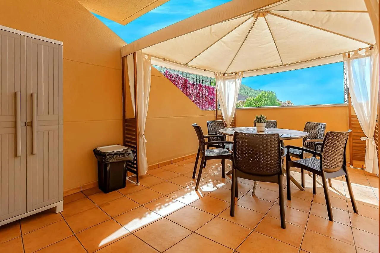 2-Bed Amazing Ocean View Apartment Costa Adeje ספרד